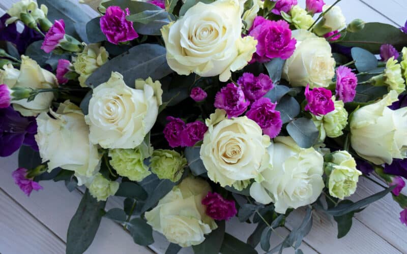 Bouquet,Of,Fresh,Flowers.,White,Roses.,Funeral,Flowers.